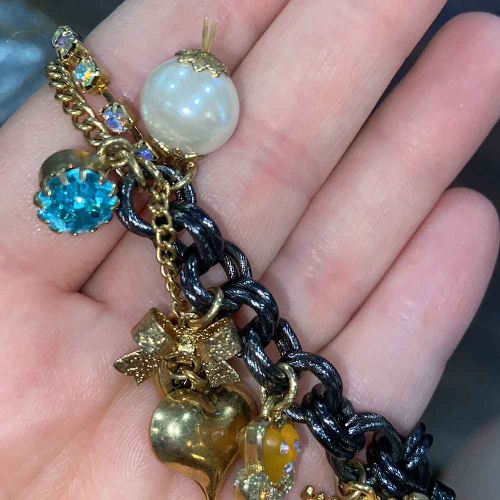 VINTAGE Girl’s Betsey Johnson Charm bracelet NEW